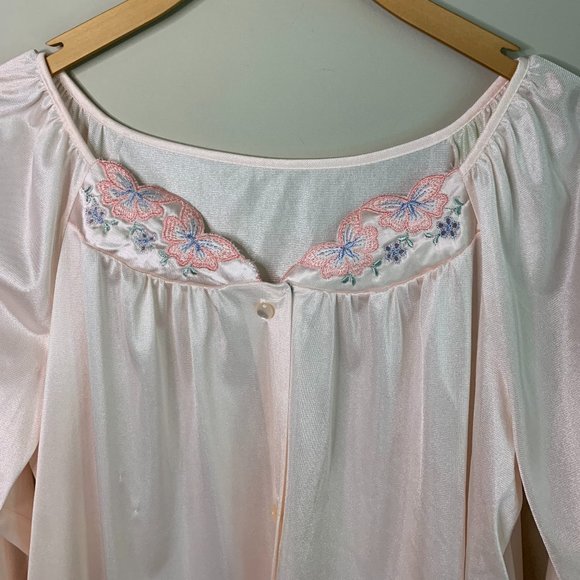 NWT‎ Vintage Shadowline Night Shirt Long-Sleeve with Floral Embroidered Neckline - Picture 3 of 10